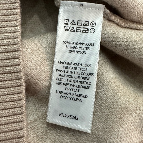 Nicole Miller Chic Striped Knit Set in Beige and Cream XL - Picture 11 of 11